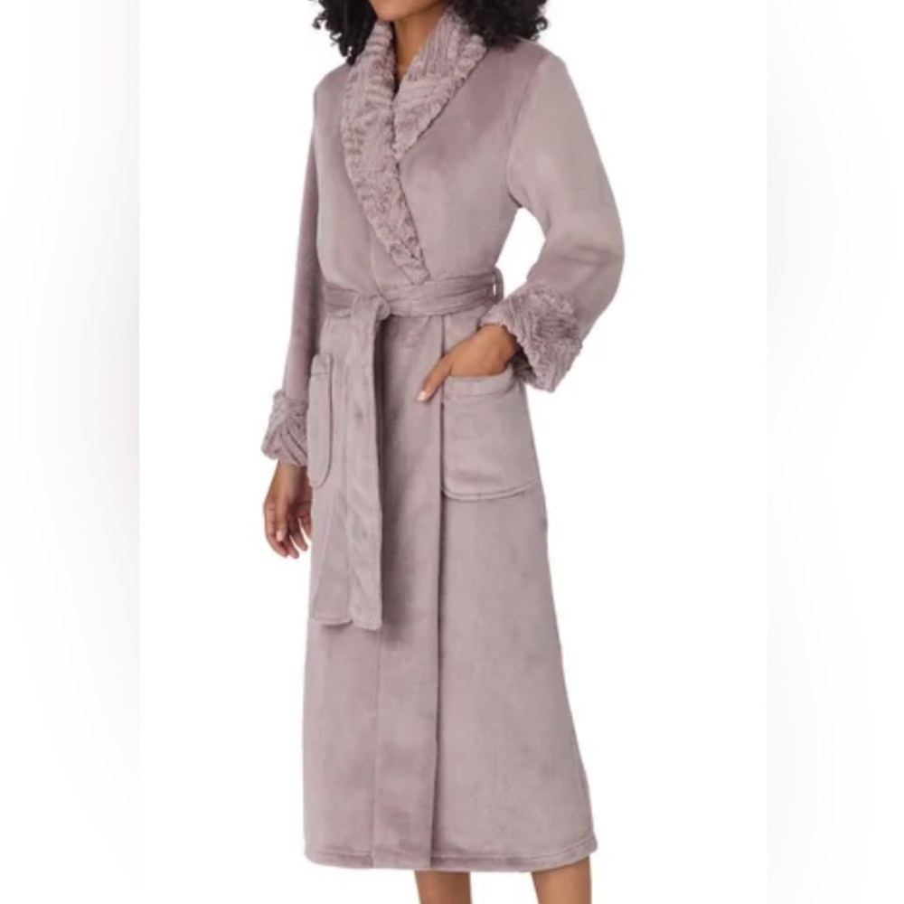 Women’s Bathrobe Light Purple Size M, L, XL Carole Hochman Ladies Plush Robe NEW